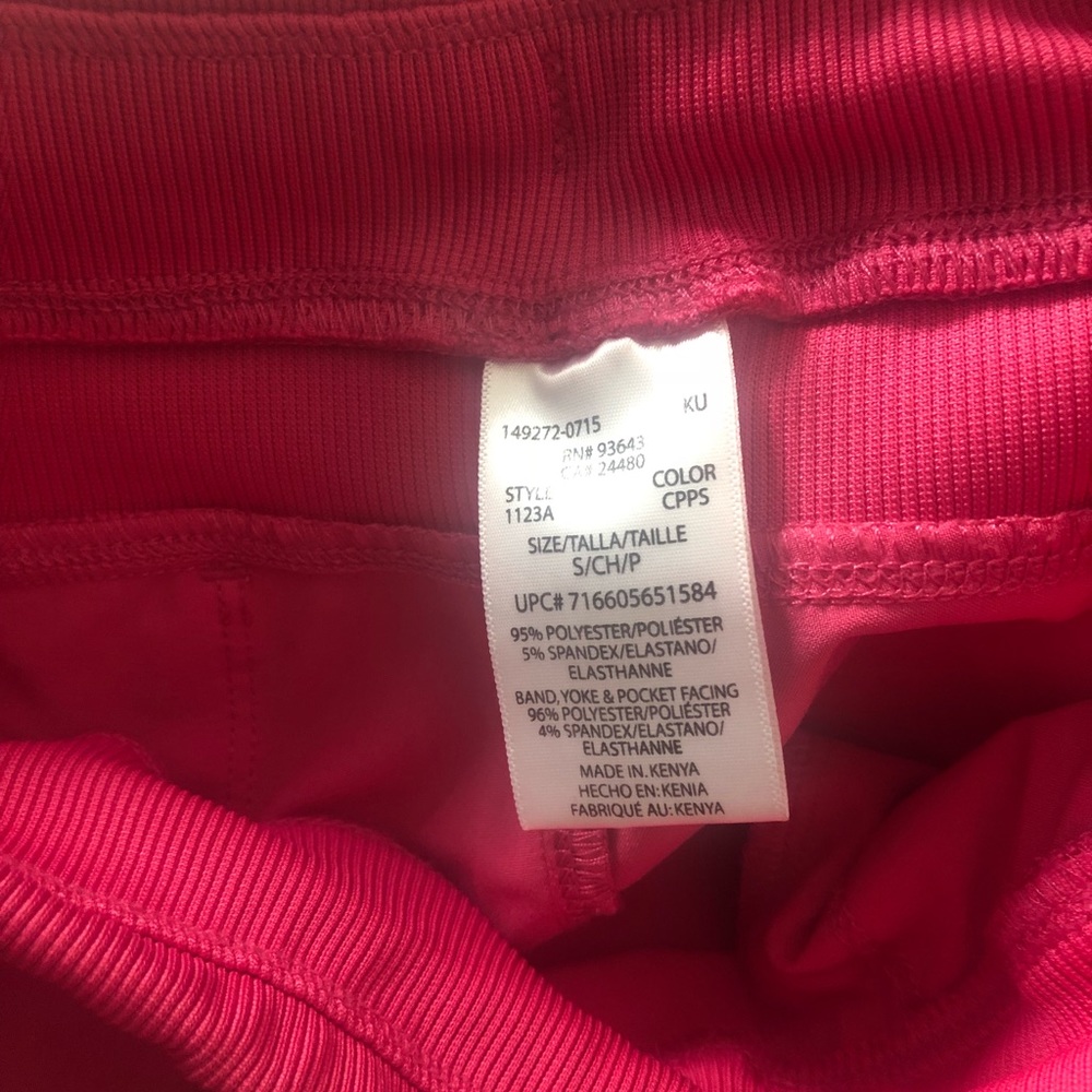 Cherokee Polyester scrub in size small, color pink